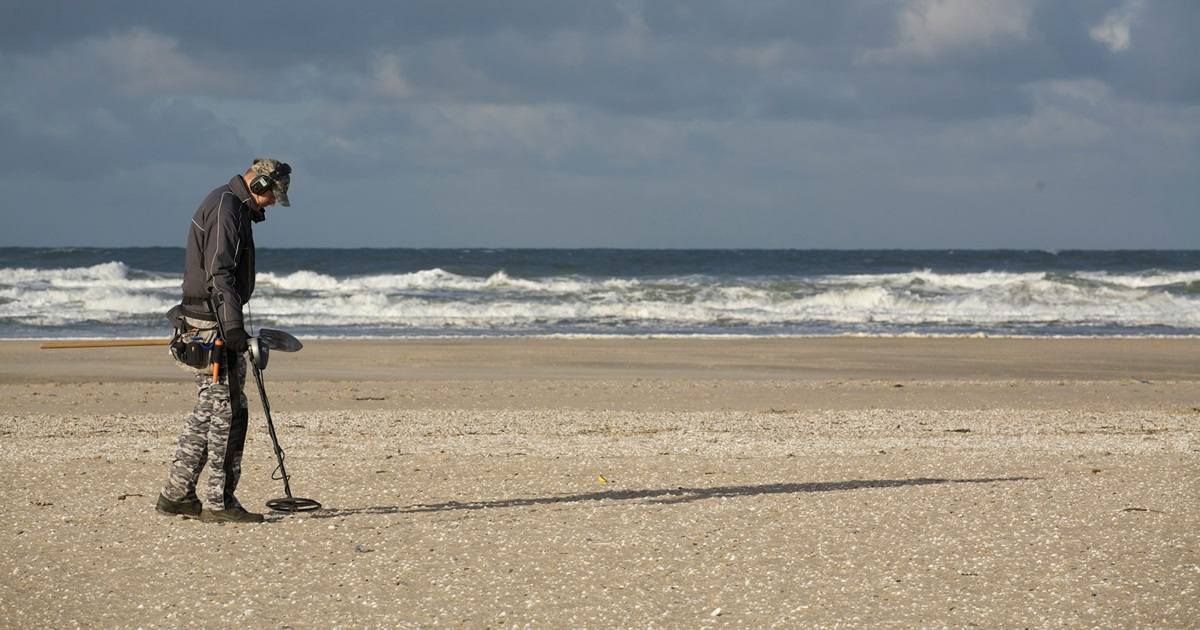 Chercher-métaux-précieux-plage